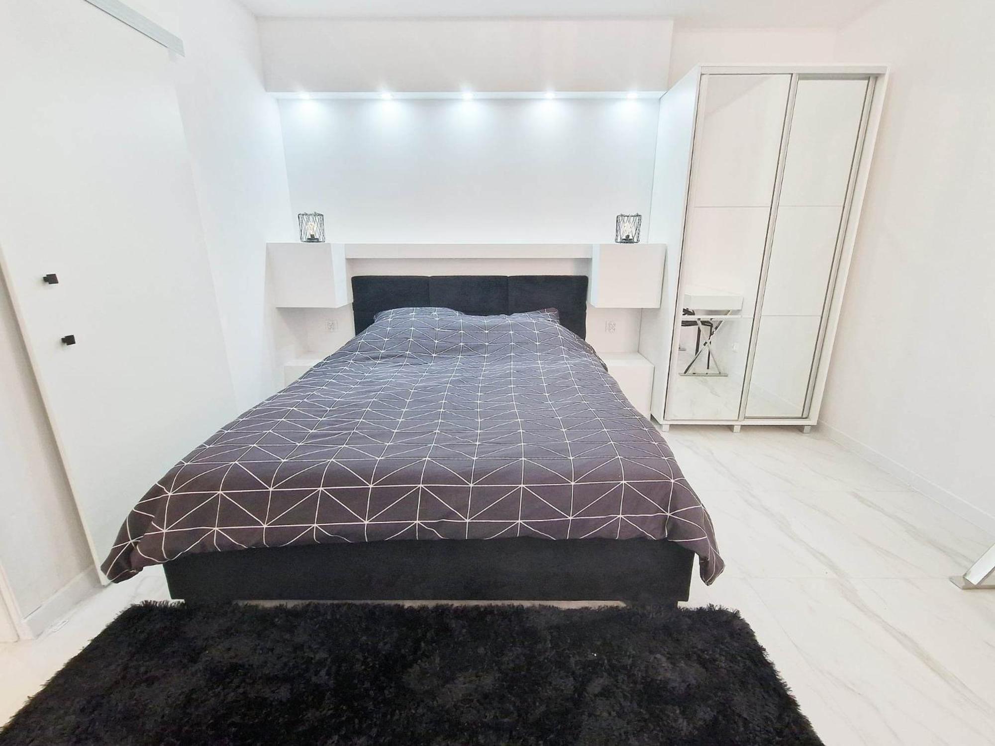 Center Paderewskiego 24 *